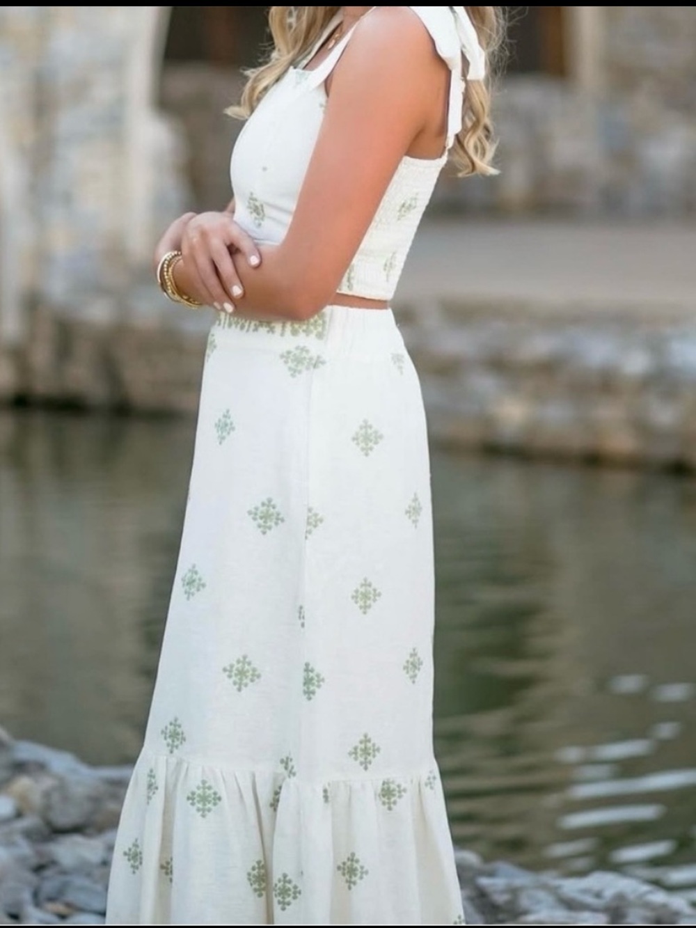 NEW (TWO PIRCE SET ) EMBROIDERED SKIRT AND TOP SIZE M
🚨NO DISCOUNT ON THIS SET - Picture 5 of 8